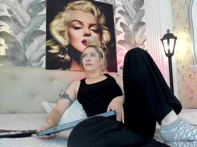 viktoria-davis webcam