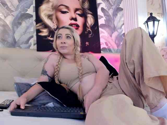 viktoria-davis webcam