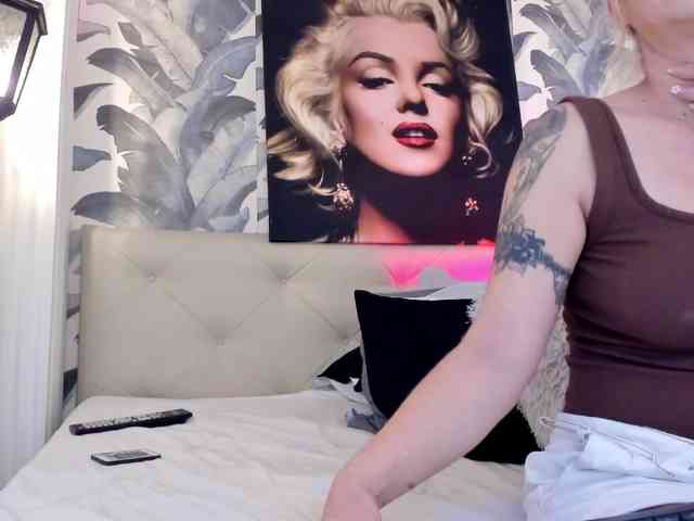 viktoria-davis webcam