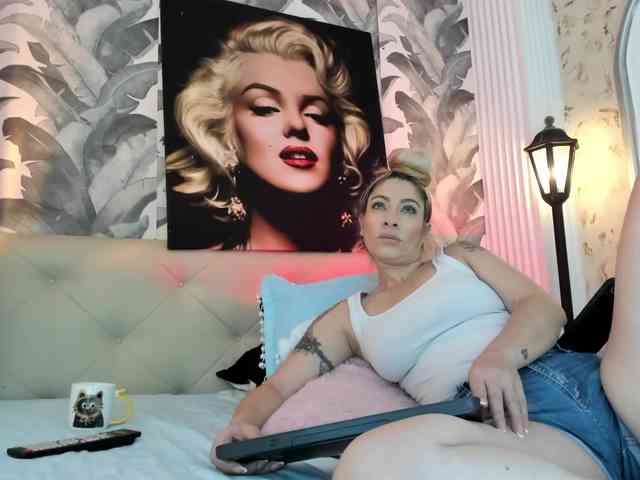 viktoria-davis webcam