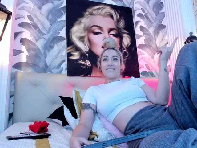 viktoria-davis webcam