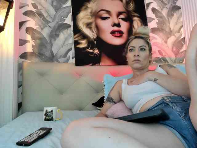 viktoria-davis webcam