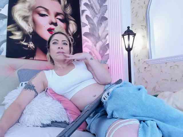 viktoria-davis webcam