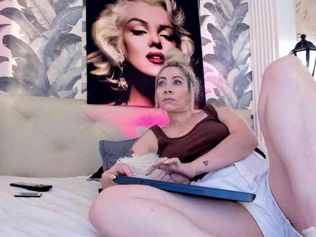 viktoria-davis webcam