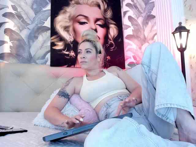 viktoria-davis webcam
