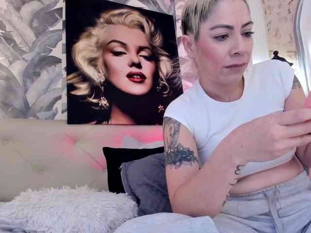 viktoria-davis webcam