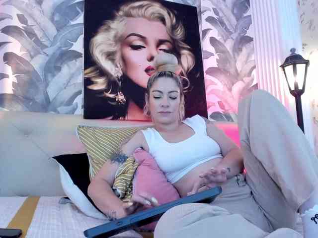 viktoria-davis webcam