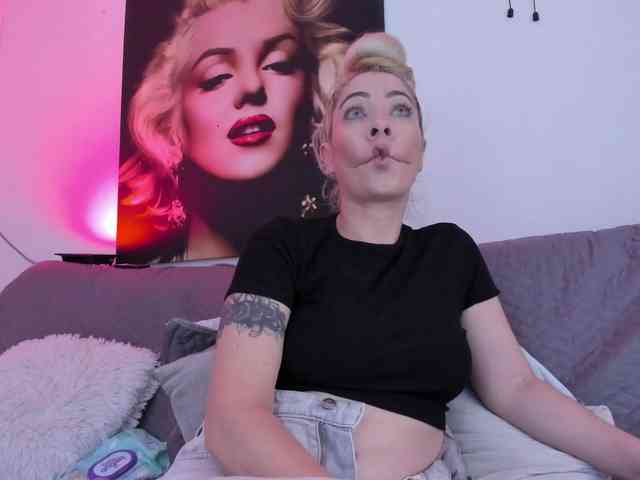 viktoria-davis webcam