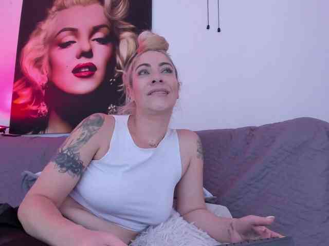 viktoria-davis webcam
