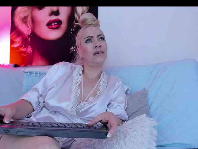 viktoria-davis webcam
