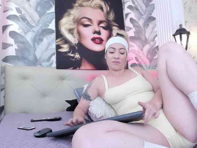viktoria-davis webcam