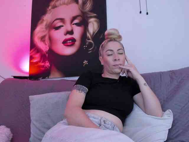 viktoria-davis webcam
