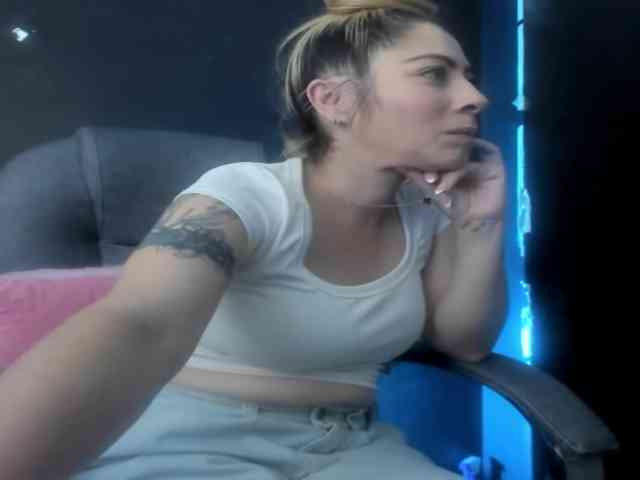 viktoria-davis webcam