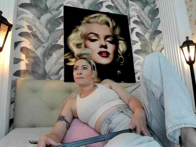 viktoria-davis webcam