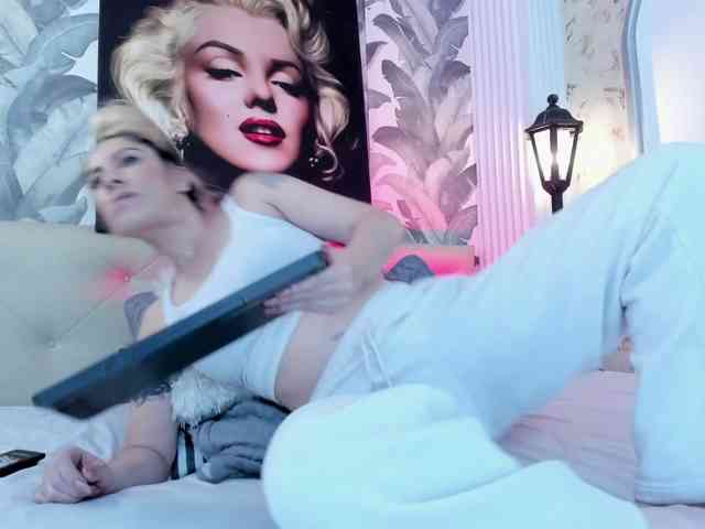 viktoria-davis webcam
