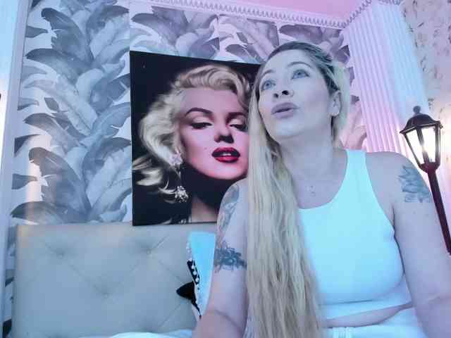 viktoria-davis webcam