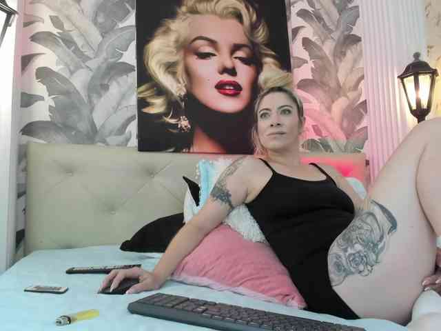 viktoria-davis webcam