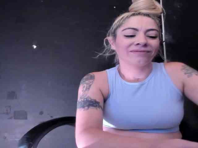 viktoria-davis webcam