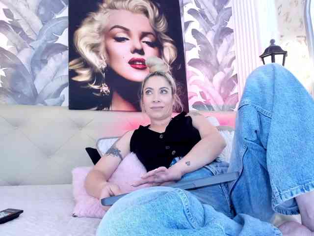 viktoria-davis webcam