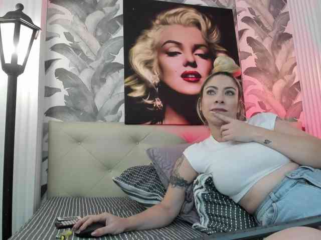 viktoria-davis webcam