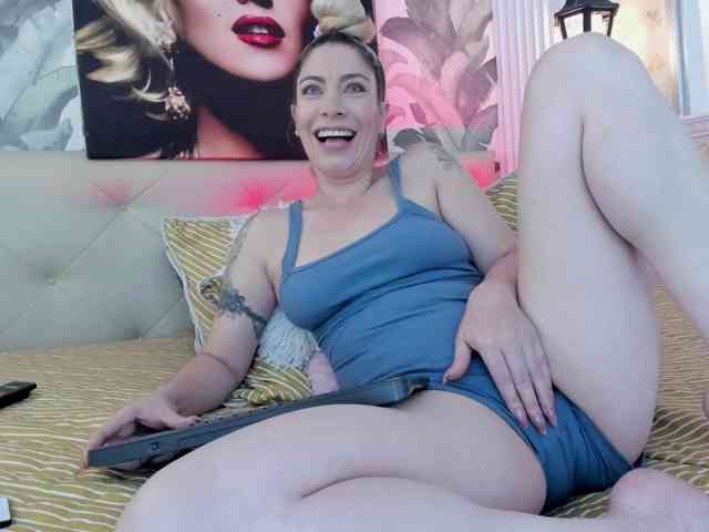 viktoria-davis webcam