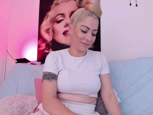 viktoria-davis webcam