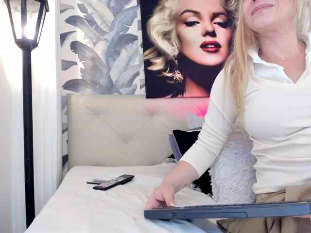 viktoria-davis webcam