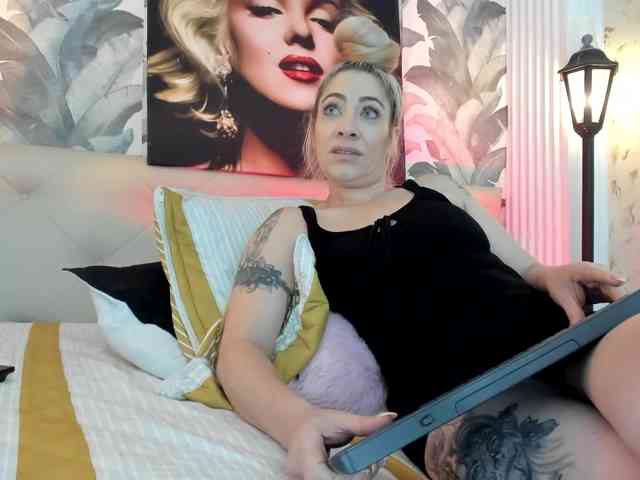 viktoria-davis webcam