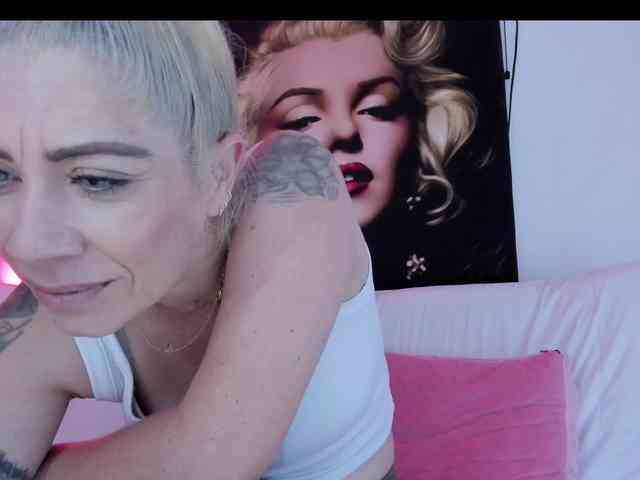 viktoria-davis webcam
