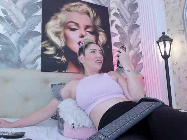 viktoria-davis webcam