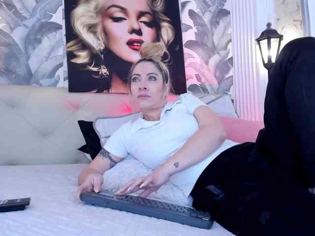 viktoria-davis webcam