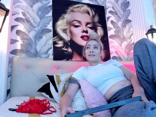 viktoria-davis webcam