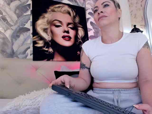 viktoria-davis webcam