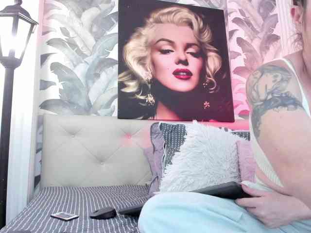 viktoria-davis webcam