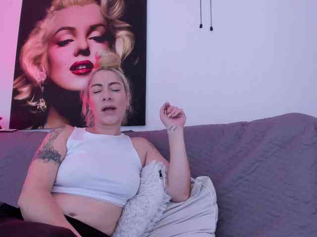 viktoria-davis webcam
