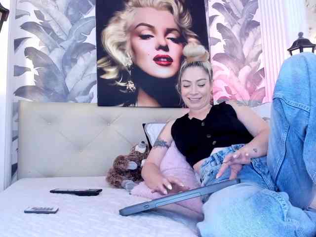 viktoria-davis webcam