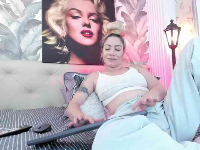 viktoria-davis webcam
