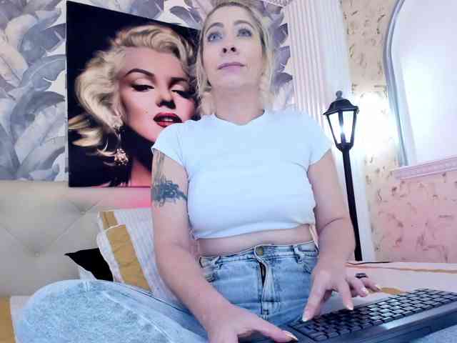 viktoria-davis webcam