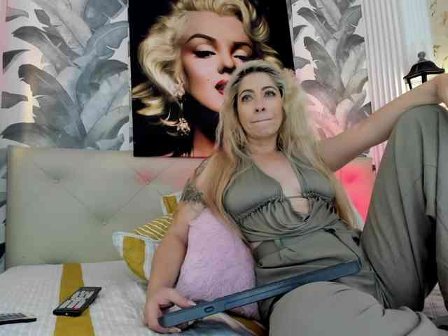 viktoria-davis webcam