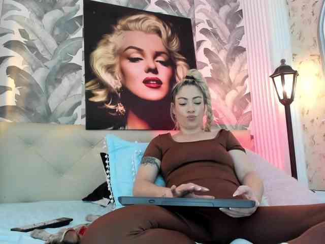 viktoria-davis webcam