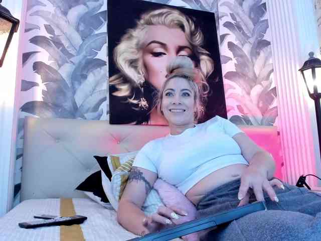 viktoria-davis webcam