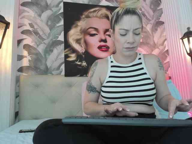 viktoria-davis webcam