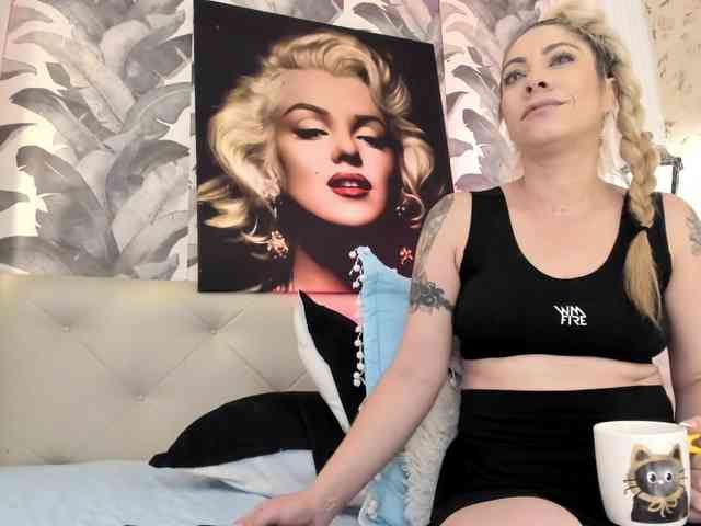 viktoria-davis webcam