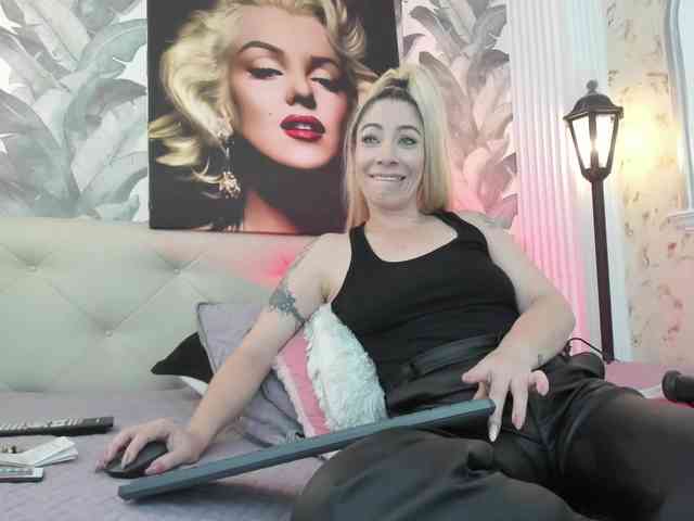 viktoria-davis webcam
