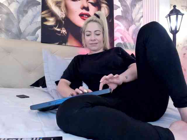viktoria-davis webcam