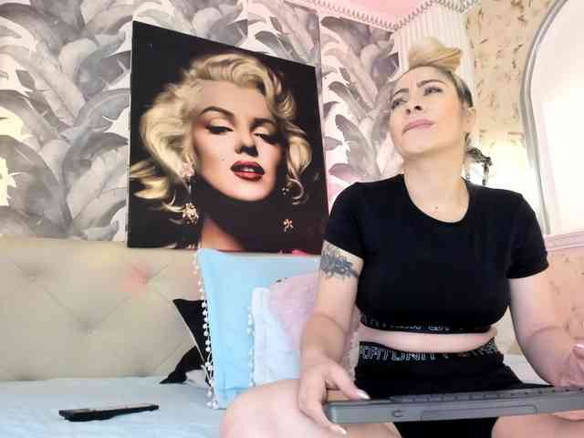 viktoria-davis webcam