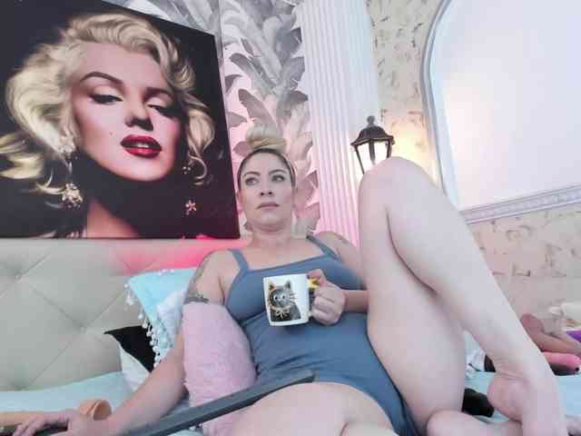 viktoria-davis webcam