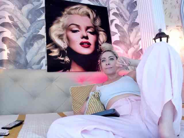 viktoria-davis webcam