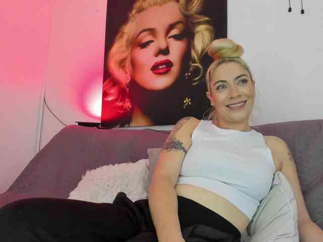 viktoria-davis webcam