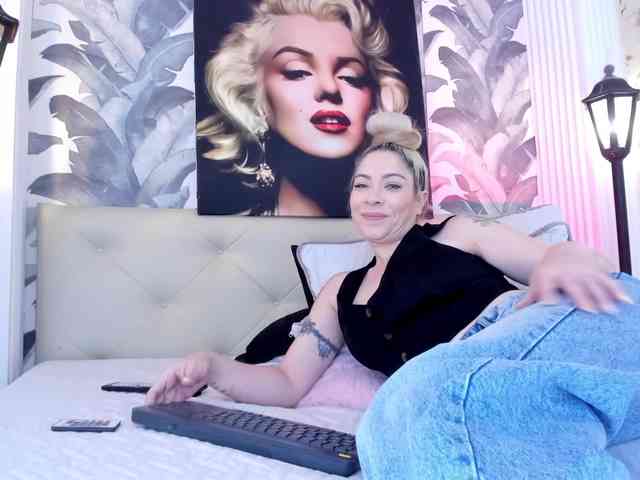 viktoria-davis webcam